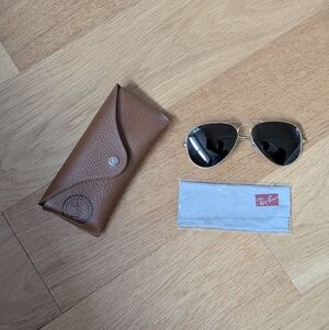 Ray-Ban Gold Aviator Sunglasses